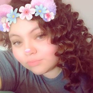 Meet your Posher, Casandra